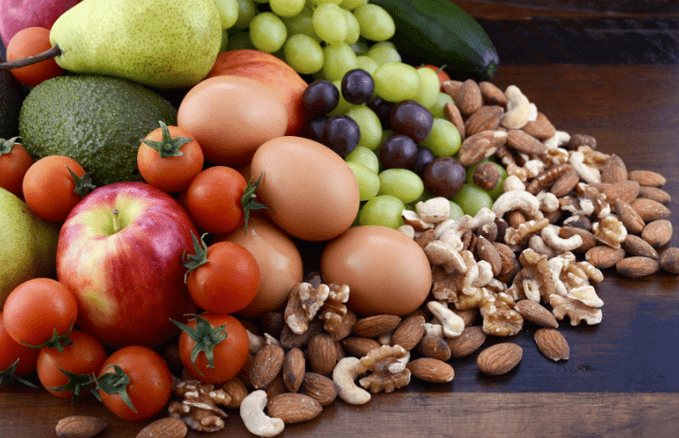 Nuts with fruit vegetables